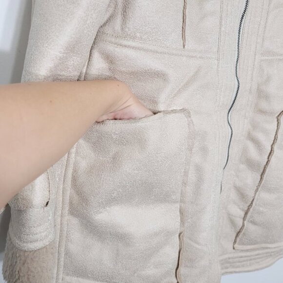 Le Grenier Tan Women's Faux Shearling Zip-Up Long Sleeve Cozy Warm Inside Medium - Picture 6 of 11